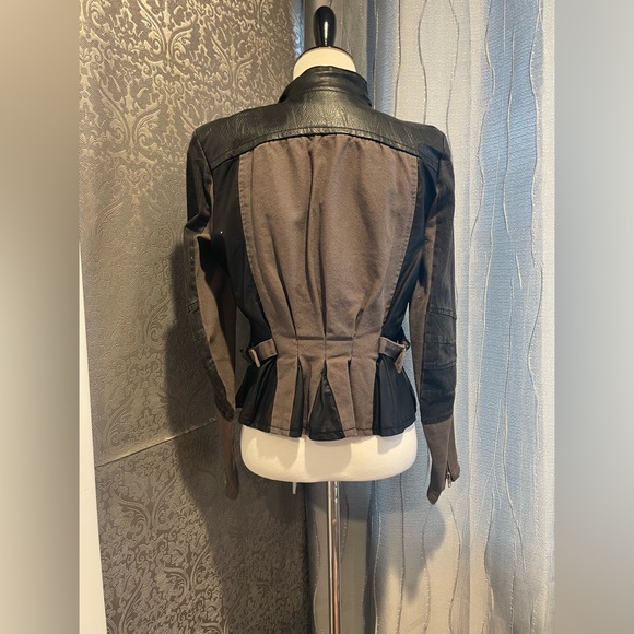 GRACIA Motto Jacket - Picture 7 of 10